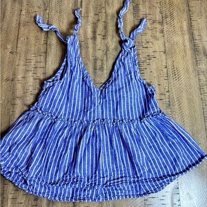 Who What Wear Blue and White índigo stripe sleeveles  Top sz S